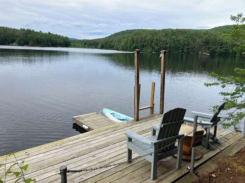 Memory Maker Cabin w private lakeside dock - 10 miles from Lake George