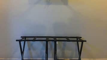 1 chambre, fer et planche Ă repasser, Wi-Fi gratuit, draps fournis