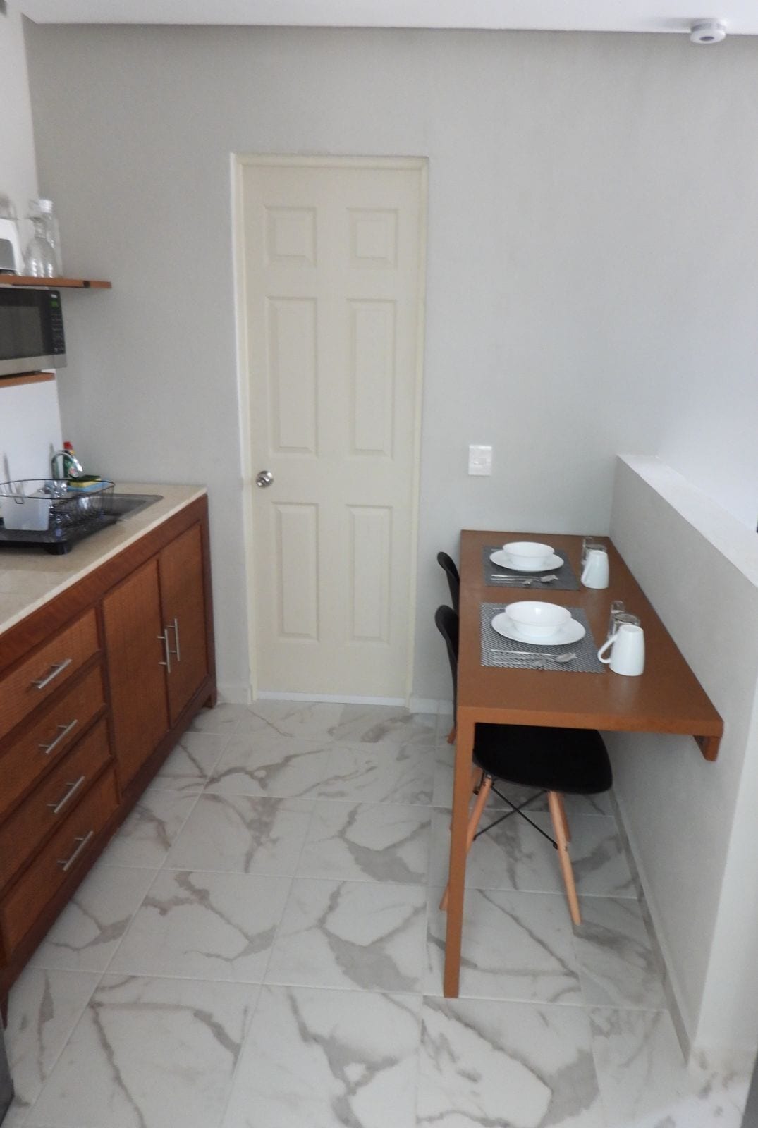 대용량 냉장고, 전자레인지, 쿡탑, 조리 도구/접시/주방 기구