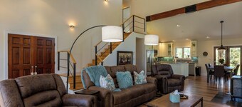 Luxury Home | Modern Interior, Nice Location