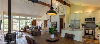 Luxury Home | Modern Interior, Nice Location