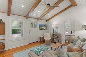 Smart TV - The Coast Guard Cottage, sleeps 9 with a Pool (St Simons Island)