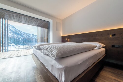 Superb Apartment 1 Bedroom View of the Dolomites large