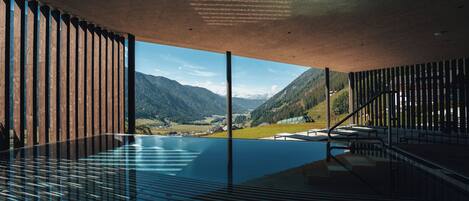 Piscine intérieure, piscine chauffée