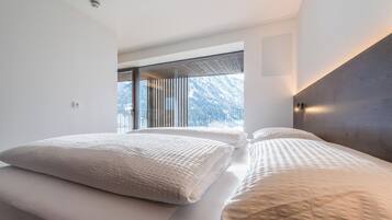1 dormitorio, tabla de planchar con plancha, cuna de viaje y wifi gratis