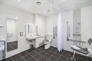 Accessible Double with Window | Bathroom