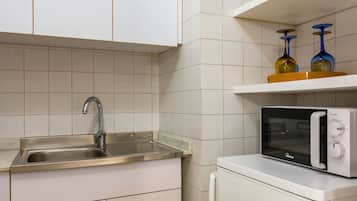 Appartamento, balcone, vista mare parziale | Cucina privata