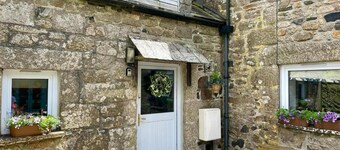 Stunning 4 Bed Pet Friendly Cottage With Hot Tub
