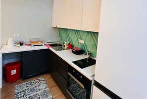 Refrigerador, horno, parrilla de estufa y lavavajillas 