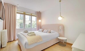 2 Schlafzimmer, Schreibtisch, Bügeleisen/Bügelbrett, kostenloses WLAN