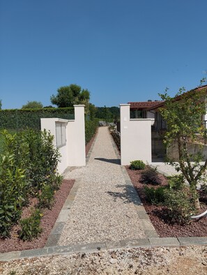Property grounds - Memi's Home - Family villa whit big exclusive garden, 7 km from Salò, Garda Lake (San Biagio)