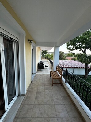 Balcony - Skiathos Center Stylish 2 Bd w Balcony (Skiathos)