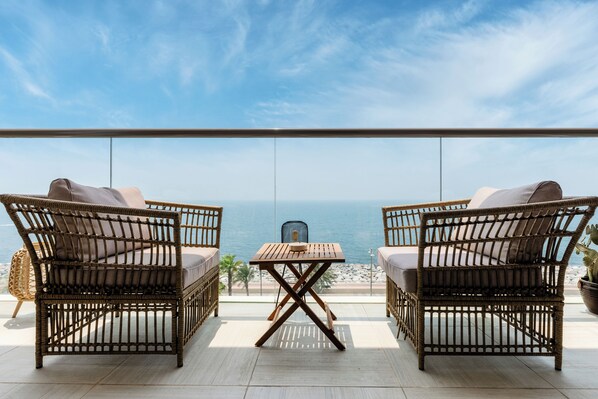 Classic Apartment, Balcony, Sea View | Balcony