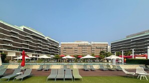 Exterior - Waves - Premium Seaside Retreat With Private Beach (Dubai)
