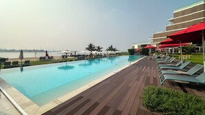 Outdoor pool - Waves - Premium Seaside Retreat With Private Beach (Dubai)