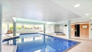 Indoor pool - River View 2 Bedrooms Entire Flat E14 3WA Parking (London)