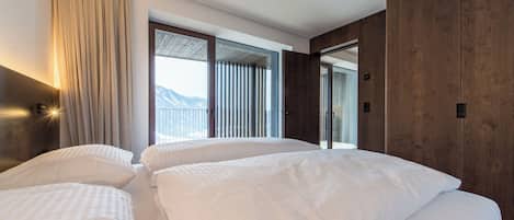 1 bedroom, iron/ironing board, travel cot, free WiFi
