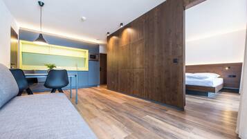 1 bedroom, iron/ironing board, travel crib, WiFi