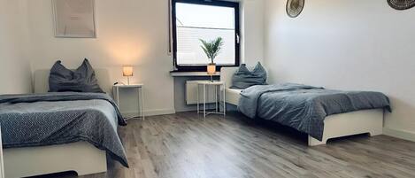 4 bedrooms, WiFi, bed sheets