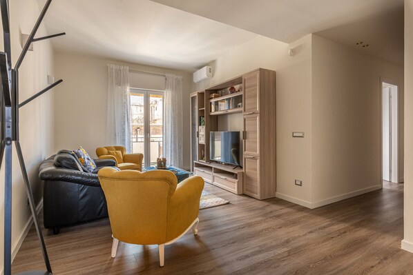 TV - Appartamento Pacini by Wonderful Italy (Palermo)