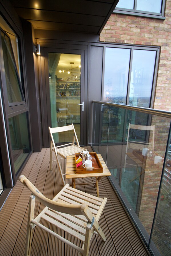 Luxury Apartment | Terrace/patio - Surrey Quays Apartment (London)