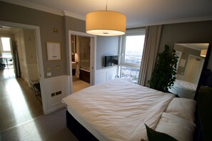 Luxury Apartment | 1 bedroom, blackout drapes, iron/ironing board, free WiFi - Surrey Quays Apartment (London)