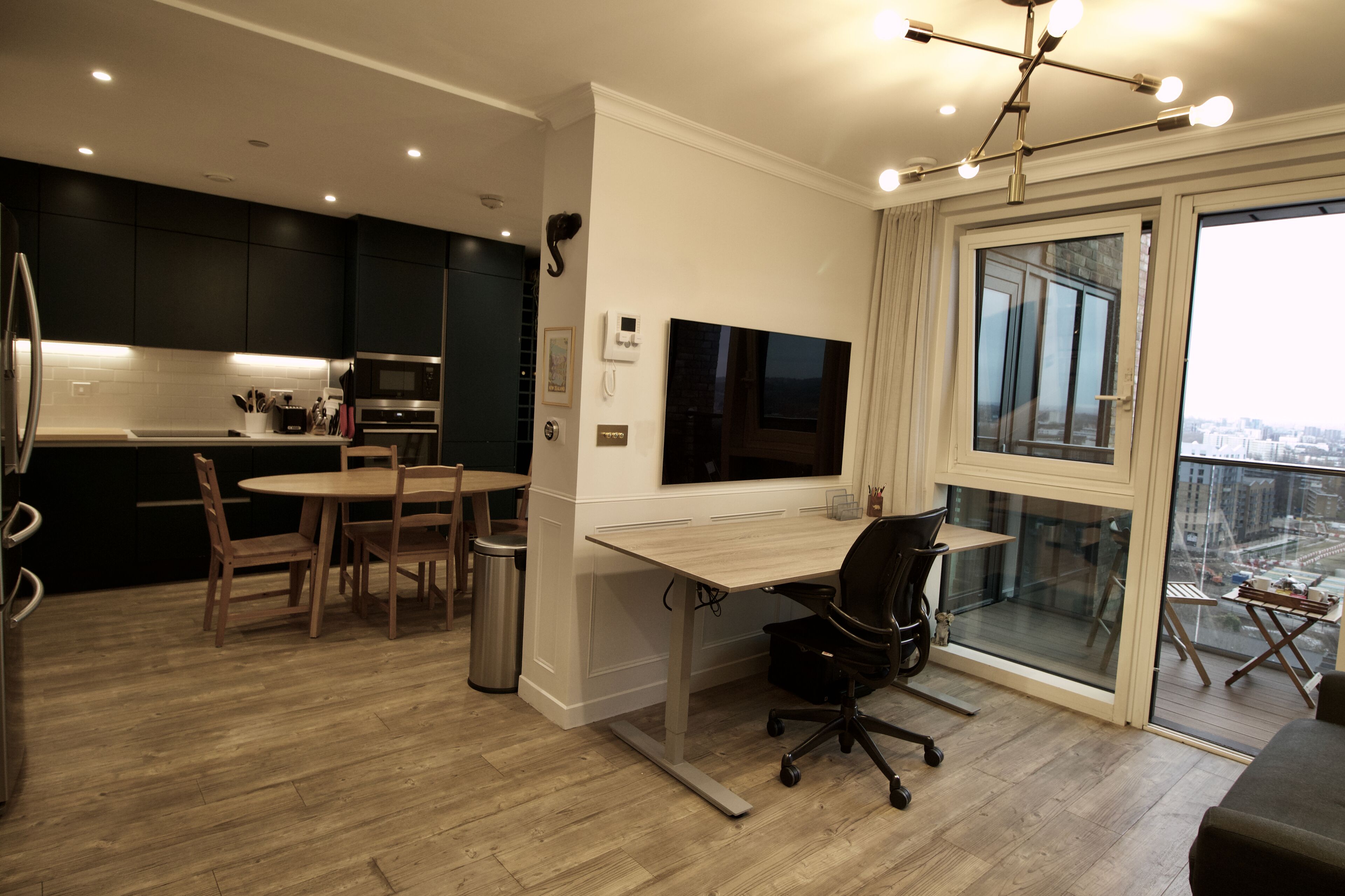 Luxury Apartment | Living area | Computer monitors, printers
