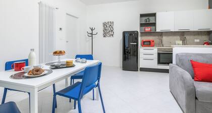 Chic&Pop Apartment by Pleiades Home