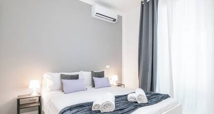 Chic&Pop Apartment by Pleiades Home