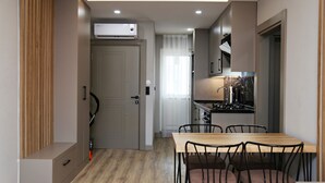 Suite, Balcony, Mountain View