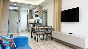 Suite, Balcony, Mountain View