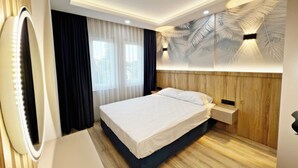 Suite, Balcony, Mountain View