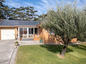 Exterior - Peaceful Family Retreat, 5 mins to Beach (Terrigal)