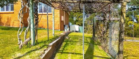 المنطقة المحيطة بالمنشأة