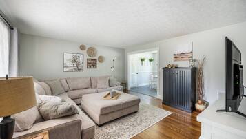 Smart-TV, Kamin, Arbeitsbereiche