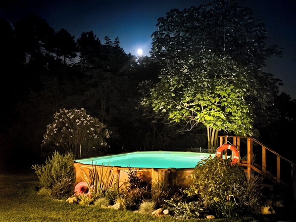 Outdoor pool - An oasis of tranquility between Lucca and the sea.Ideal for family reunions. (Toscana)