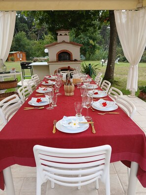 Outdoor dining