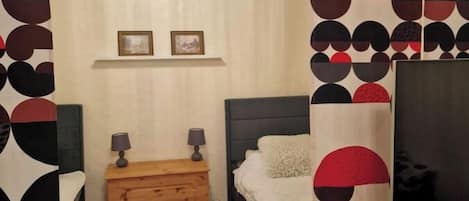 1 bedroom, WiFi, bed sheets