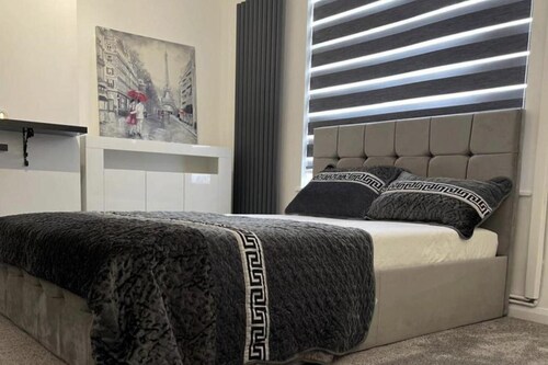 Uppamosluxurious London House With 4 Bedrooms