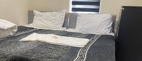 3 bedrooms, iron/ironing board, free WiFi, bed sheets