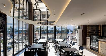 Bolt Boutique Hotel