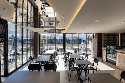 Bolt Boutique Hotel