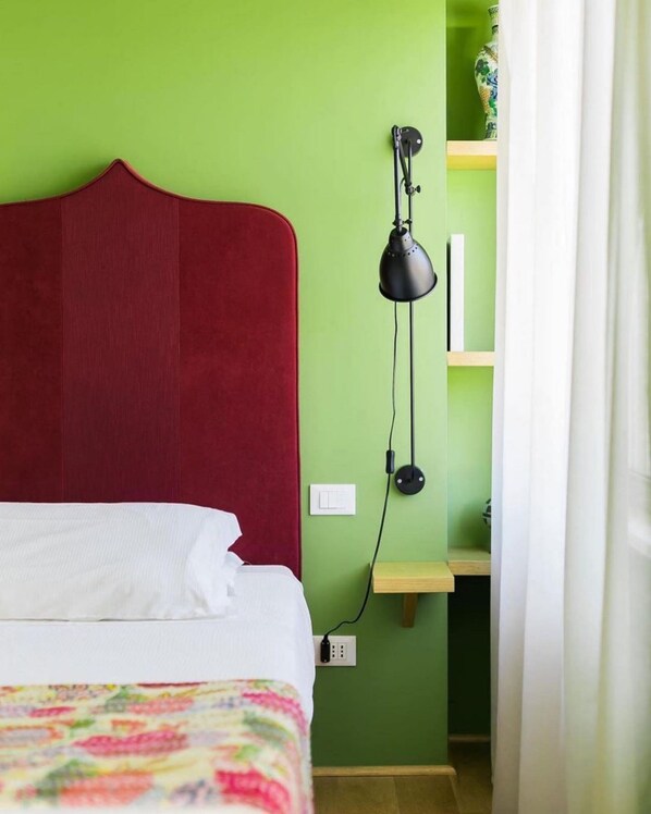 5 habitaciones, tabla de planchar con plancha, wifi y ropa de cama