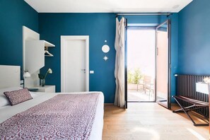 5 habitaciones, tabla de planchar con plancha, wifi y ropa de cama