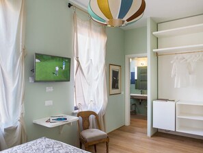 5 slaapkamers, een strijkplank/strijkijzer, wifi, beddengoed