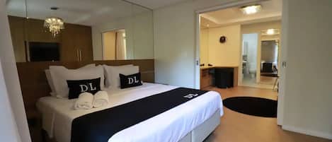 1 bedroom, in-room safe, desk, iron/ironing board