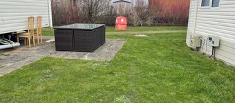 Cozy Camber Caravan 3 Bedroom Retreat With Decking