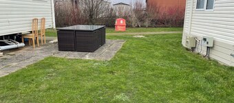 Cozy Camber Caravan 3 Bedroom Retreat With Decking