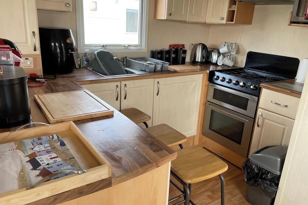 Caravan - Sleeps 8 - Pets Ok - Parking - Patio - Wittersham