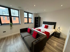Standard Studio, City View | Soundproofing, iron/ironing board, free WiFi, wheelchair access - Dale Street Liverpool By Beehosting  (Liverpool)